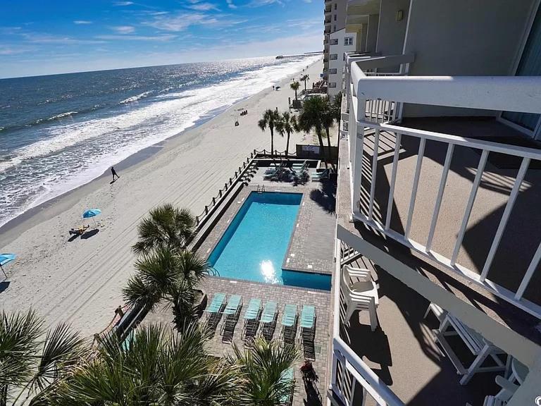 405 Waters Edge Hotel Garden City Exterior photo